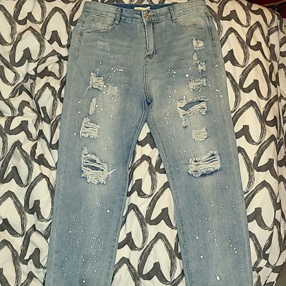 NWT One Eleven Zoe Distressed Jeans size Medium